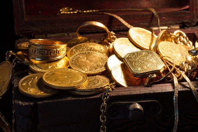 jewels and gold coins treasure chest