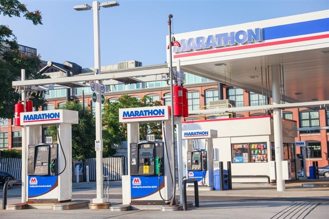 marathon petroleum gas station pumps