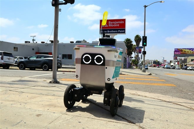 Serve Robotics Delivery. On Delivery Food to Customer