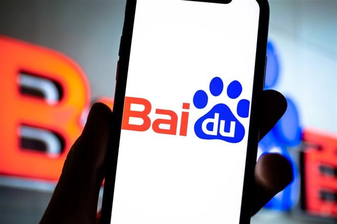 Baidu logo on smartphone screen