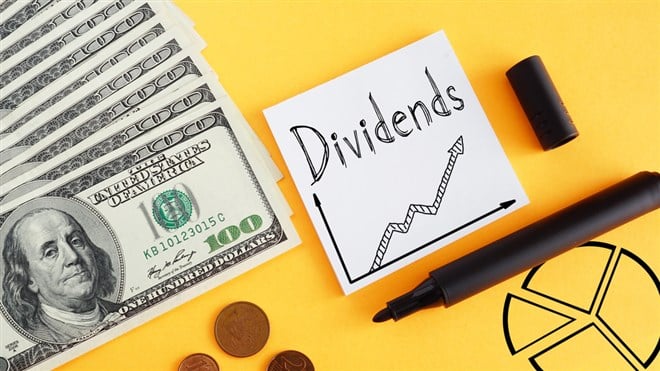 Dividends are shown using a text and photo of dollars