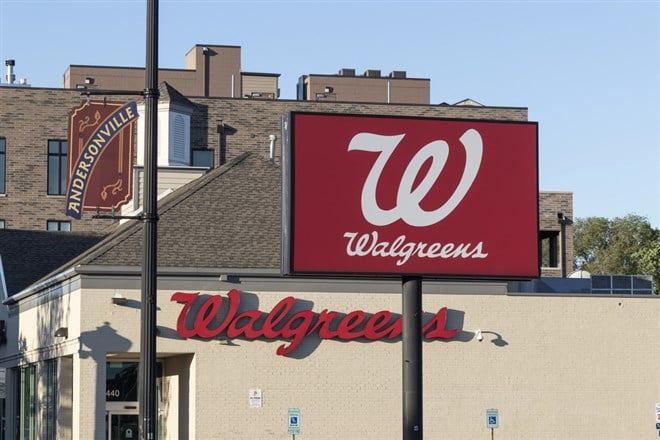 Chicago - Circa May 2021: Walgreens Retail Location. Walgreens operates as the second-largest pharmacy store chain in the United States. - Stock Editorial Photography