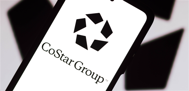 October 13, 2021, Brazil. In this photo illustration the CoStar Group logo seen displayed on a smartphone — Stock Editorial Photography