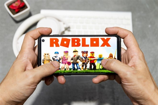 Roblox Stock Soars 22% After Q3 Earnings – A Turning Point Ahead?