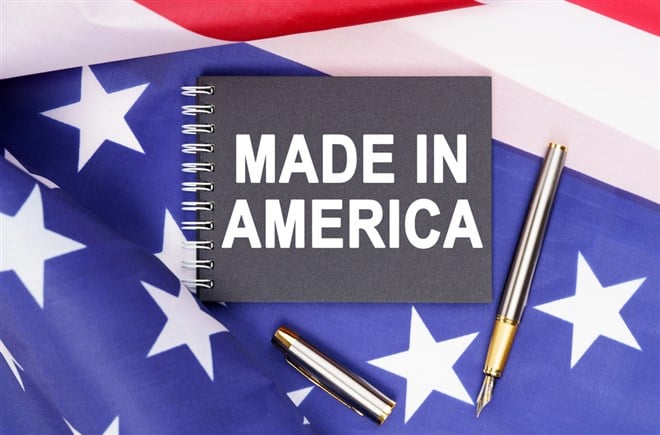 American concept. The US flag has a pen and a notebook with the inscription - Made in America — Photo