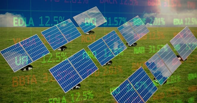 Image of trading board and solar panels on green landscape. Digital composite, multiple exposure, stock market, investment, nature, solar energy, electricity, green technology and sustainability. — Photo