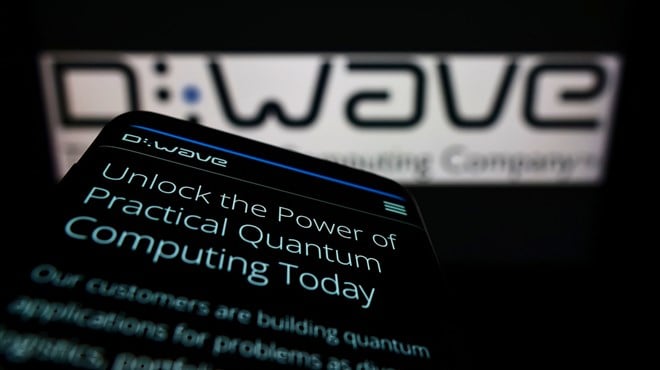 D-Wave Quantum Logo visible on smartphone screen with website page — Stock Editorial Photography