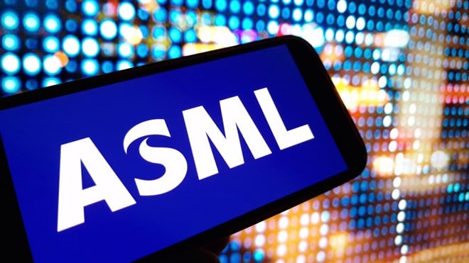 ASML Holding: A Correction That Might Signal Opportunity