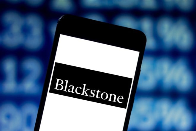 June 5, 2019, Brazil. In this photo illustration the Blackstone Group logo is displayed on a smartphone — Stock Editorial Photography