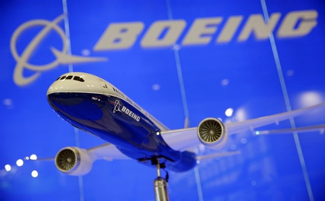 A model plane of Boeing 787 is on display during the 16th Beijing International Aviation Expo in Beijing, China, 16 September 2015 — Photo by ChinaImages