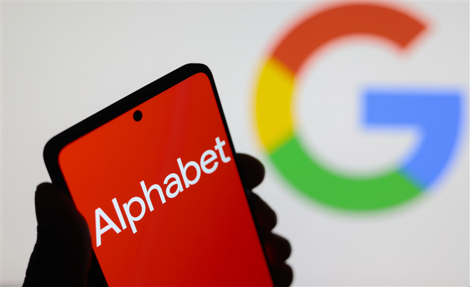 July 24, 2024, Paraguay. In this photo illustration, the Alphabet Inc. logo seen displayed on a smartphone screen and the Google logo in the background — Stock Editorial Photography