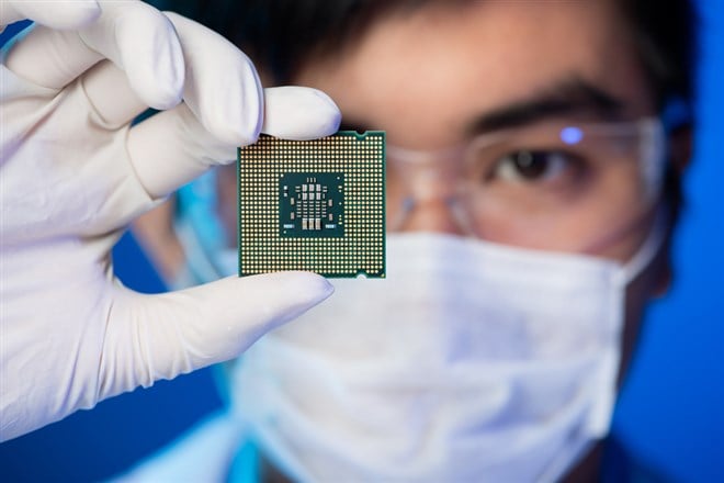 Xilinx Stock (NASDAQ: XLNX) Aims For 2020 Highs