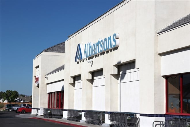 Albertsons Companies (NYSE:ACI) Is A Buy, Buy, Buy