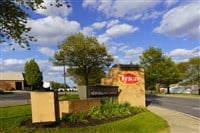 Entrance to the Tyson Foods Complex: Learn more about Tyson Foods stock
