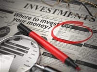 ETF is a best option to invest. Where to Invest concept, Investmets newspaper with loupe and marker. 3d illustration — Photo