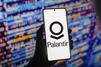 August 2, 2024, Paraguay. In this photo illustration, the Palantir Technologies logo is displayed on a smartphone screen — Stock Editorial Photography