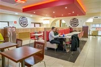 RUSSIA, SAINT PETERSBURG - CIRCA OCTOBER, 2017: Inside of Burger King restaurant — Stock Editorial Photography