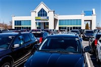 Indianapolis - Circa March 2018: CarMax Auto Dealership. CarMax is the Largest Used-Car Retailer in the US II — Stock Editorial Photography