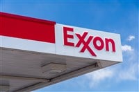 TRINIDAD, CO, USA - MAY 19, 2024: Exxon gasoline station exterior sign and trademark logo. — Stock Editorial Photography