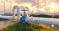 A hydrogen pipeline with wind turbines and solar panel power plants in the background. transformation of the energy sector towards to ecology zero emission concept image — Photo