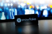 August 22, 2024, Paraguay. In this photo illustration, the Snowflake logo is displayed on a smartphone screen — Stock Editorial Photography