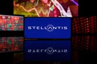 Paris, France - 2023 March 28: Stellantis company shares dropped down at stock market. Stellantis company financial crisis and failure. — Stock Editorial Photography