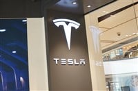 Interior view of a dealership store of Tesla in Shanghai, China, 9 August 2018 — Stock Editorial Photography