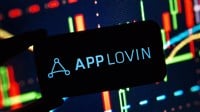 Konskie, Poland - November 15, 2024: AppLovin company logo displayed on mobile phone — Stock Editorial Photography