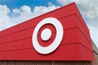 BLOOMINGTON, MN/USA - APRIL 11, 2020: Target retail store exterior and trademark bullseye logo. — Stock Editorial Photography