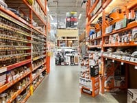 Aisle at The Home Depot hardware store, San Diego, USA — Stock Editorial Photography