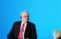 U.S. investor and philanthropist Warren Buffet listens to a question during a press conference in Beijing, China, 30 September 2010.Microsoft Corp. co-founder Bill Gates and billionaire investor Warren Buffett met Chinas super-rich Wednesday (29 Sept