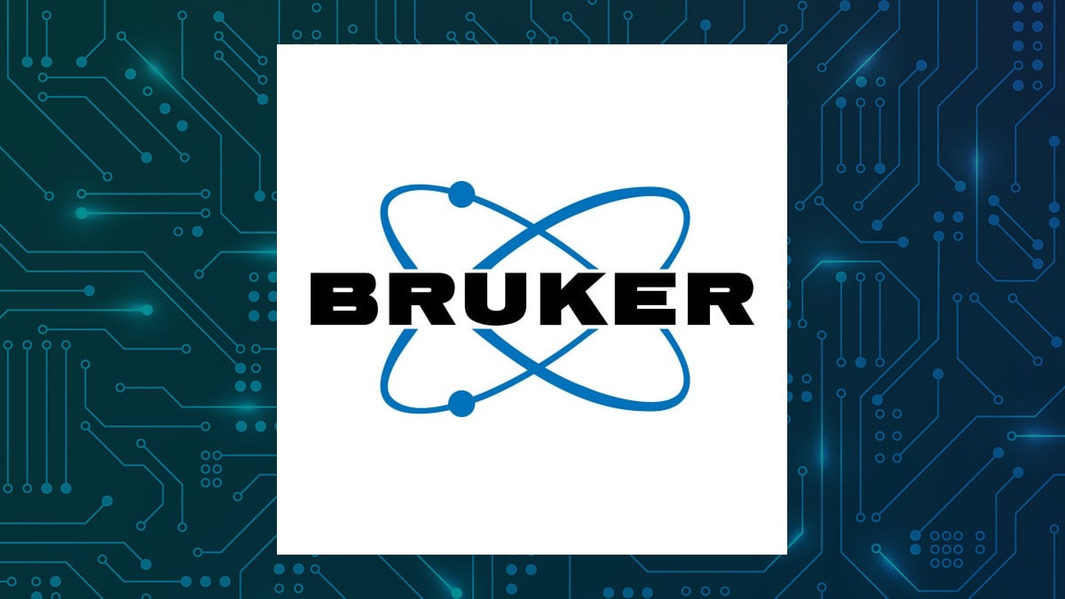 Bruker logo with Computer and Technology background