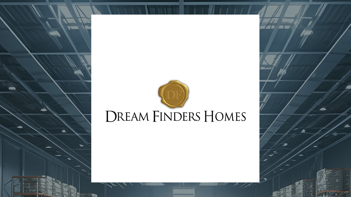Dream Finders Homes logo with Construction background