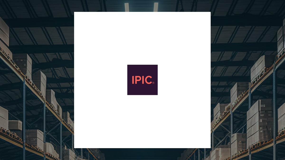 iPic Entertainment logo