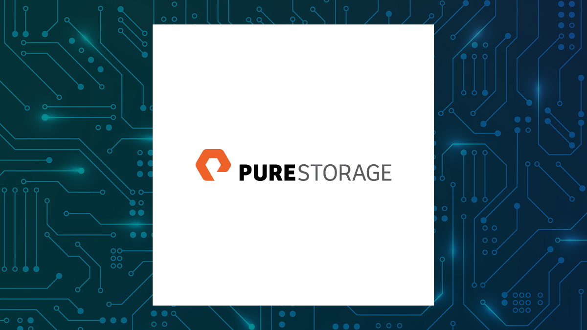 Pure Storage logo with Computer and Technology background