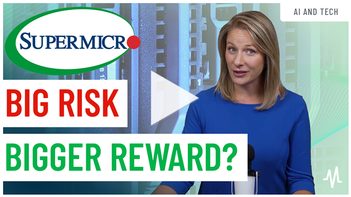 Risk vs. Reward: Why Analysts Predict Big Gains for Struggling SMCI